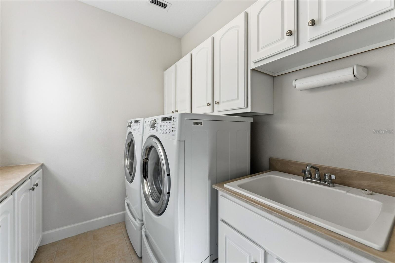 MIRBELLA TWNHMS - Residential