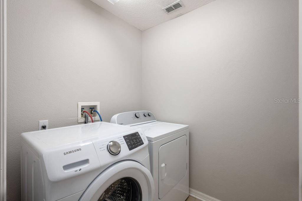 MINNEOLA HIGH POINTE PH 01 LT 01 - Residential