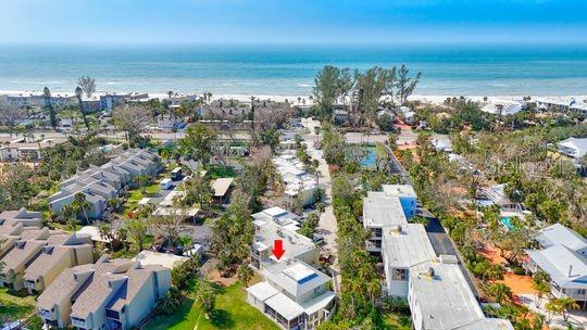 MCCALLS BEACH CASTLE - Residential