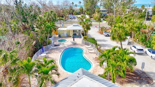 MCCALLS BEACH CASTLE - Residential