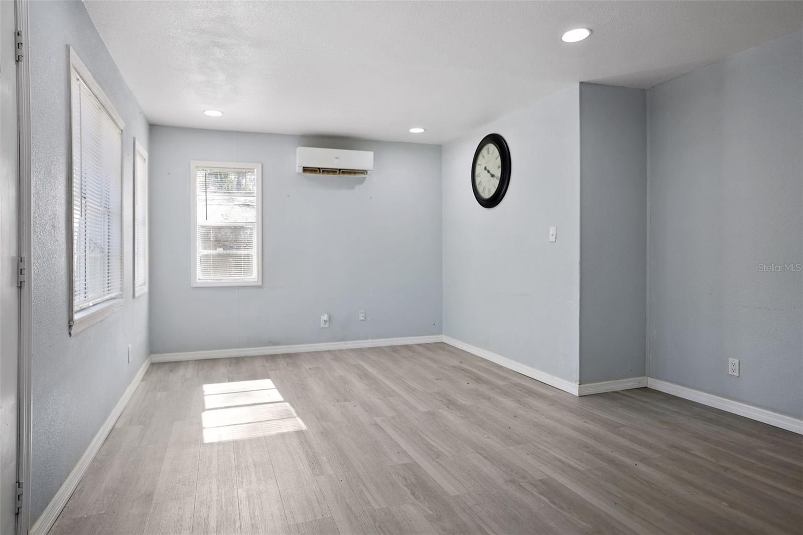 ROOSEVELT GROVES - Residential Lease