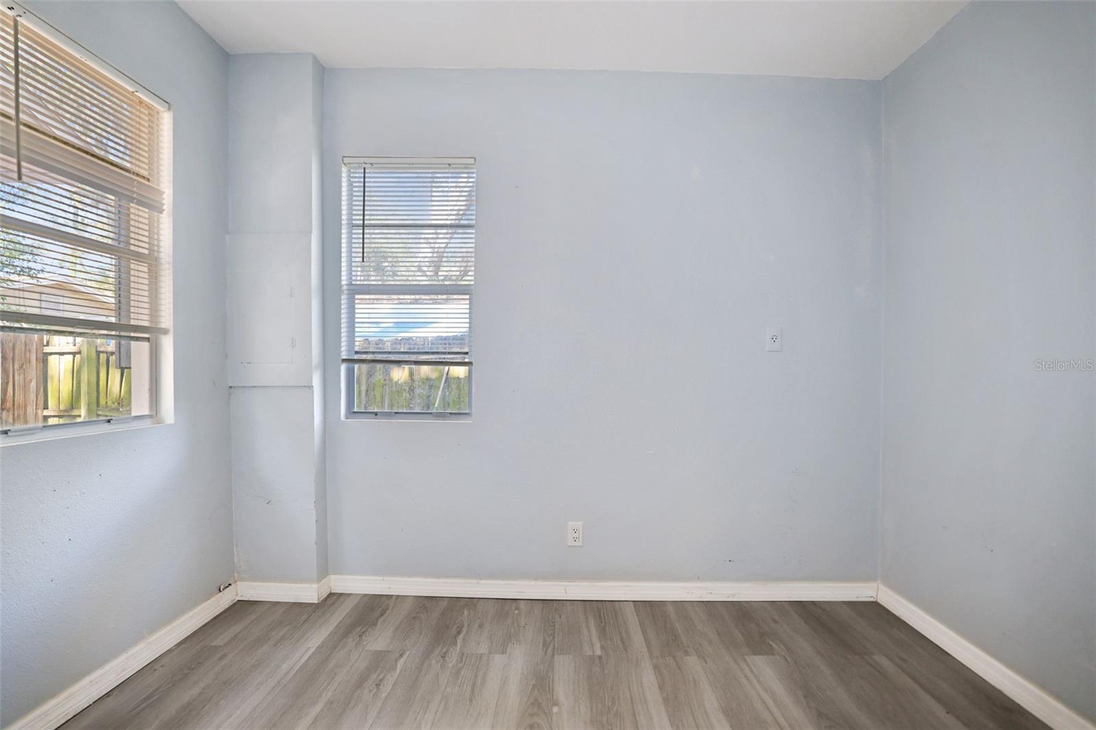 ROOSEVELT GROVES - Residential Lease