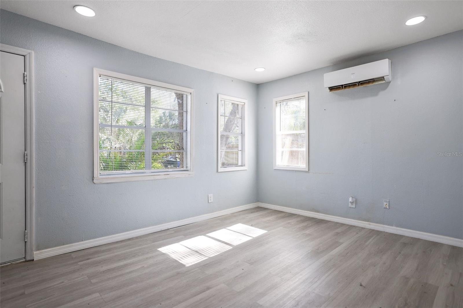 ROOSEVELT GROVES - Residential Lease