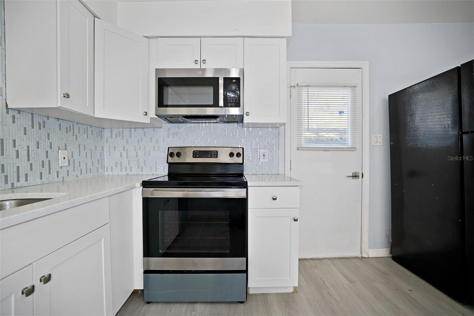 ROOSEVELT GROVES - Residential Lease