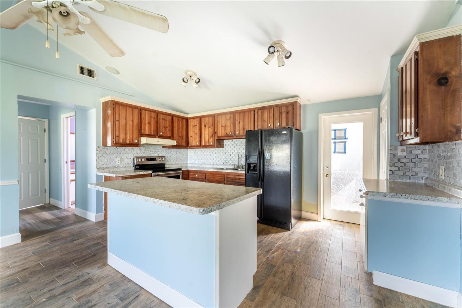 GROVELAND - Residential