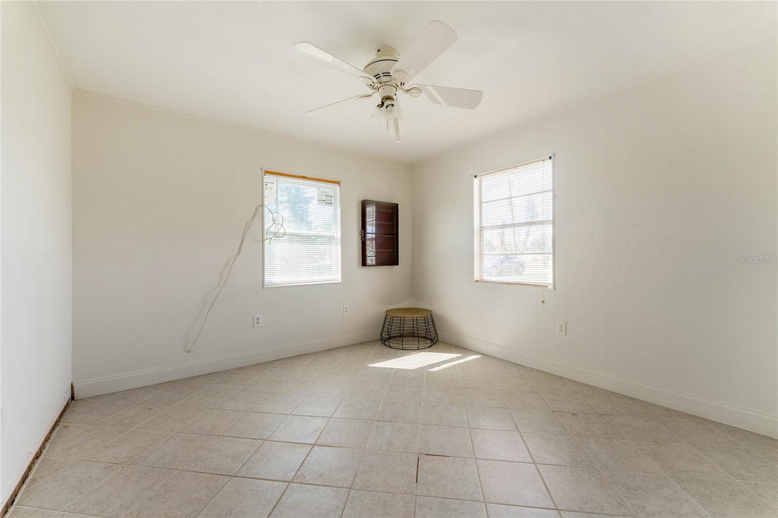 GROVELAND - Residential