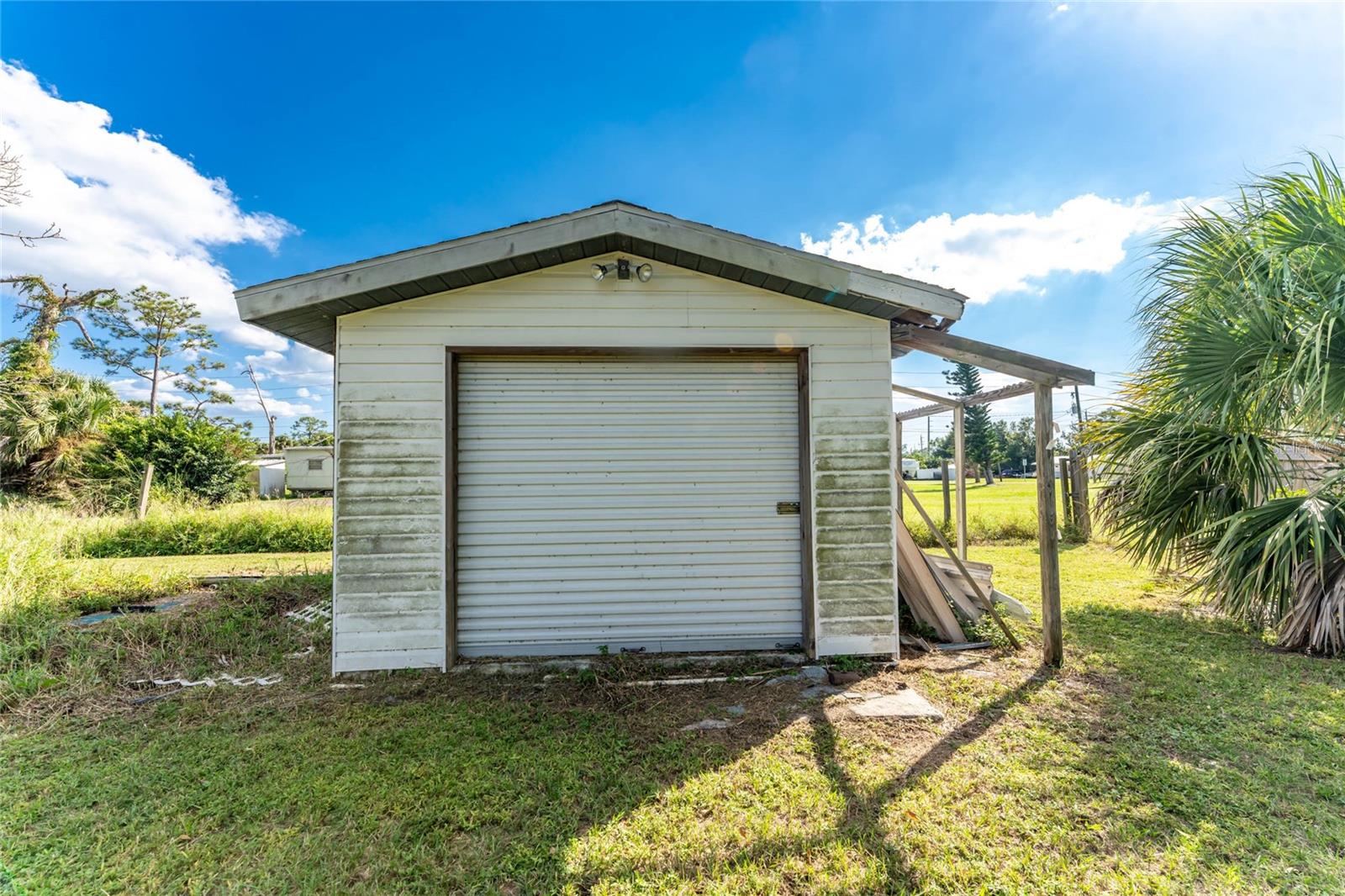 GROVELAND - Residential