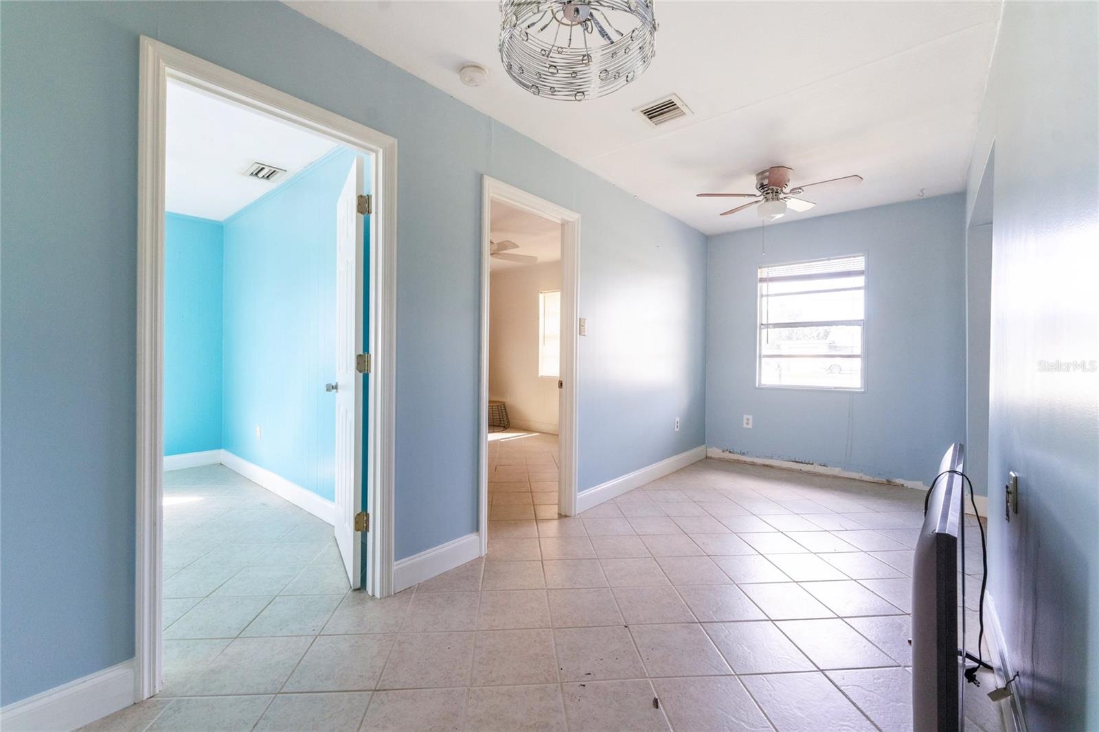 GROVELAND - Residential