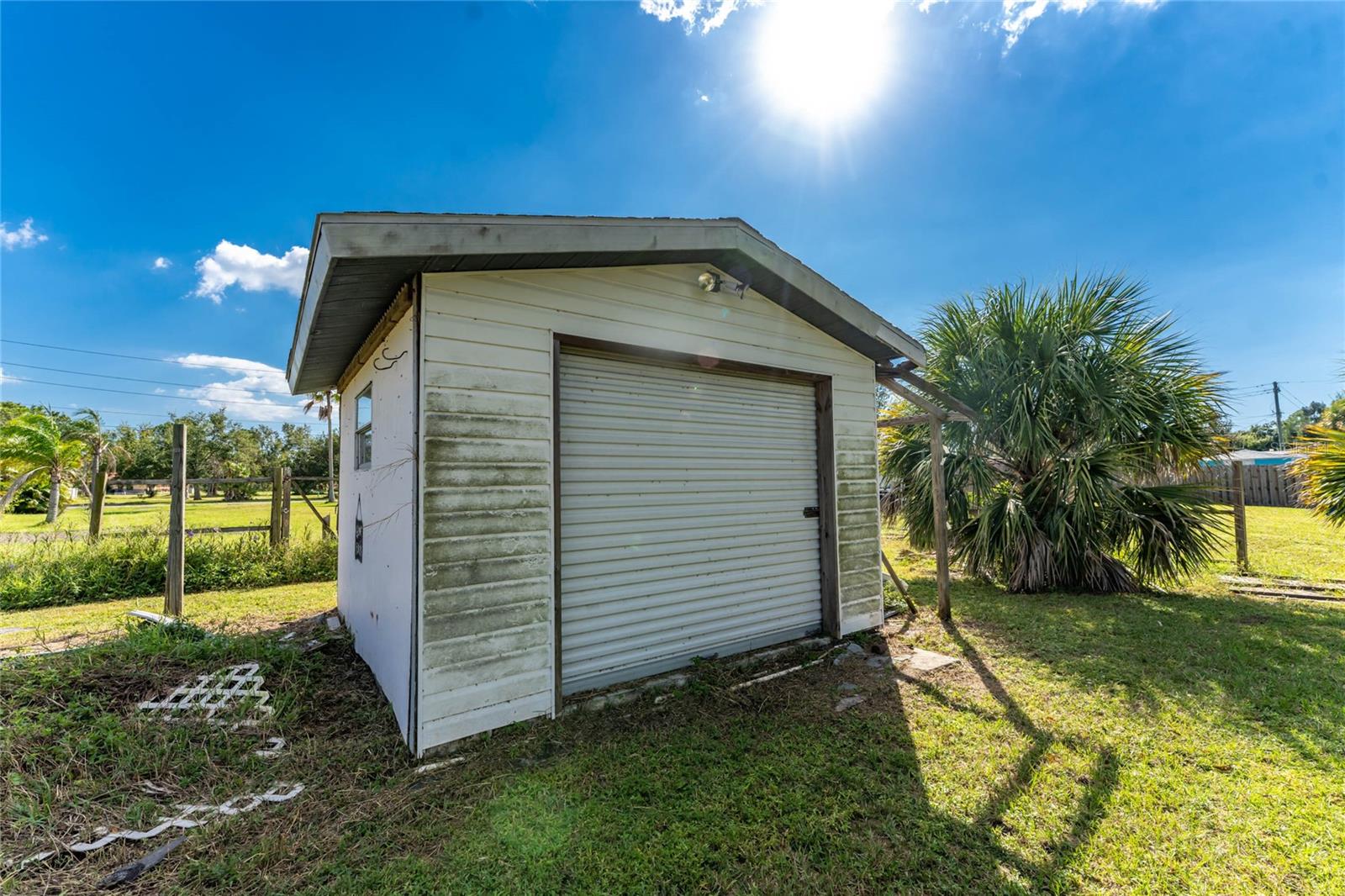 GROVELAND - Residential