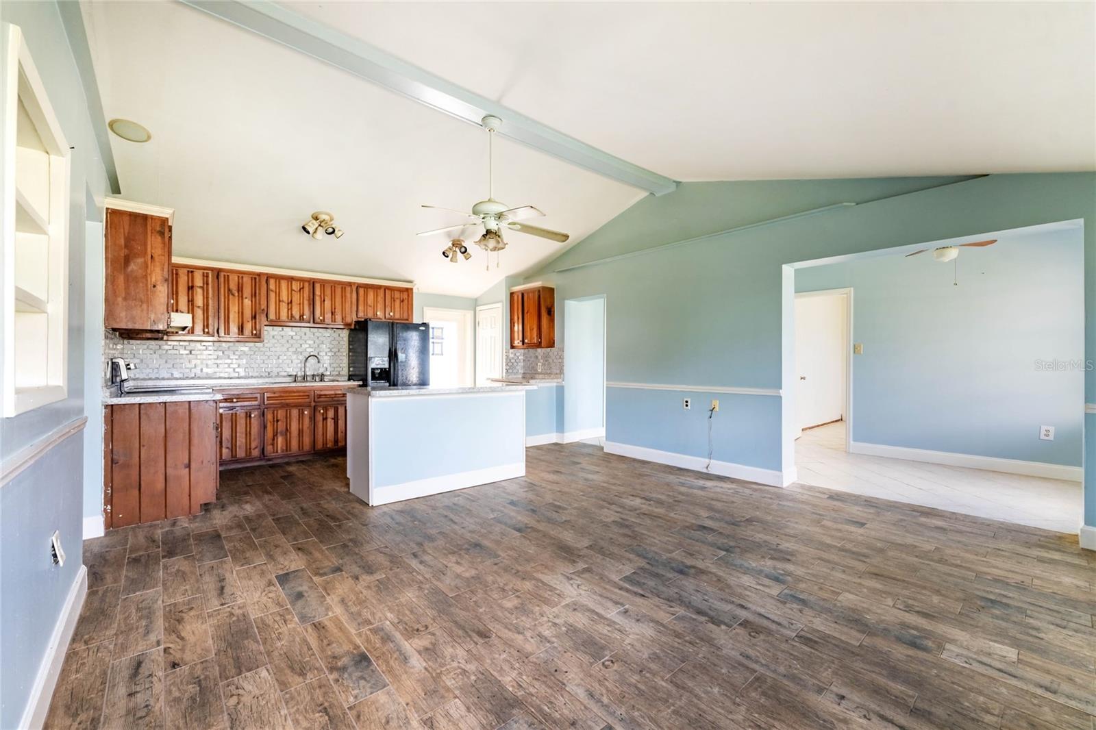 GROVELAND - Residential