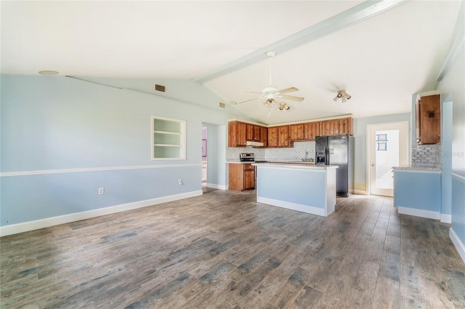 GROVELAND - Residential