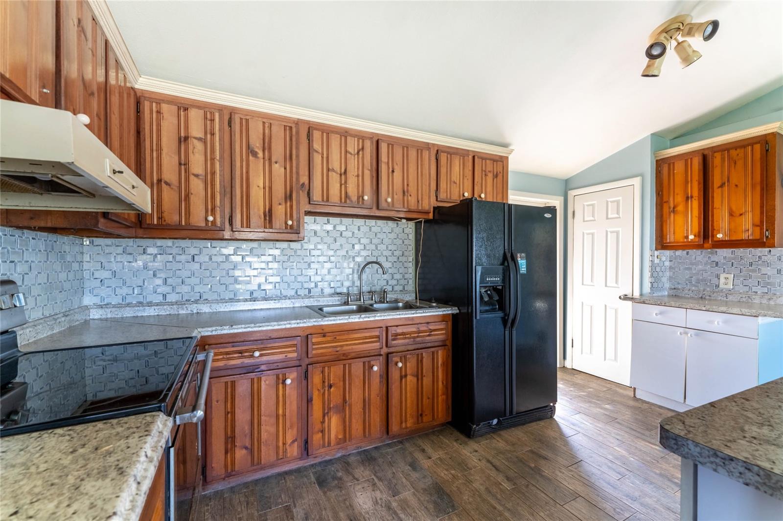 GROVELAND - Residential