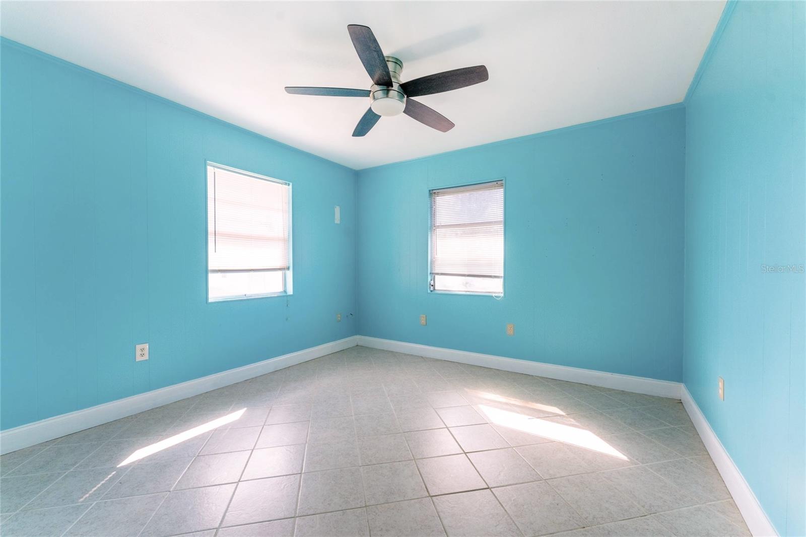 GROVELAND - Residential