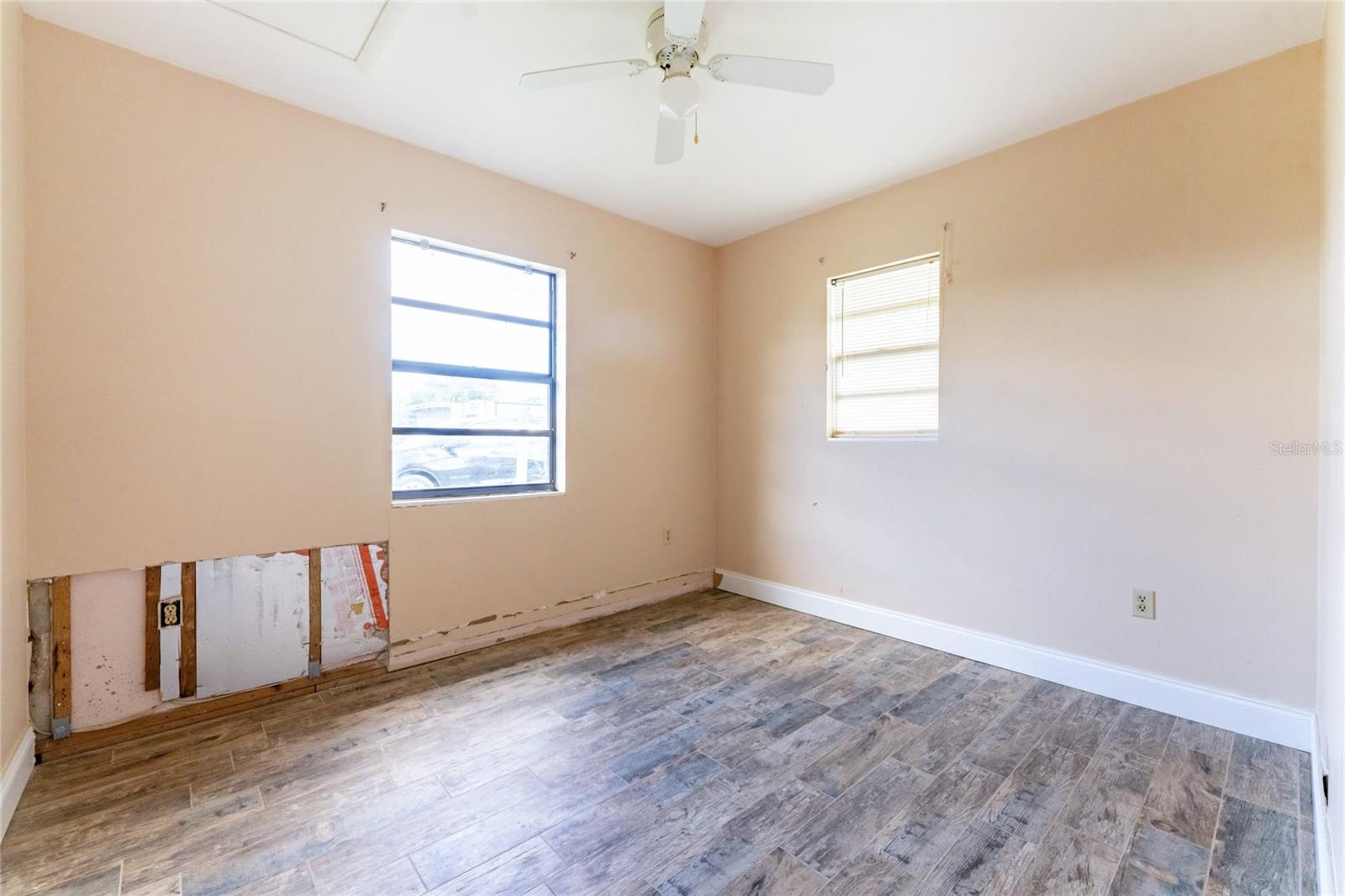 GROVELAND - Residential