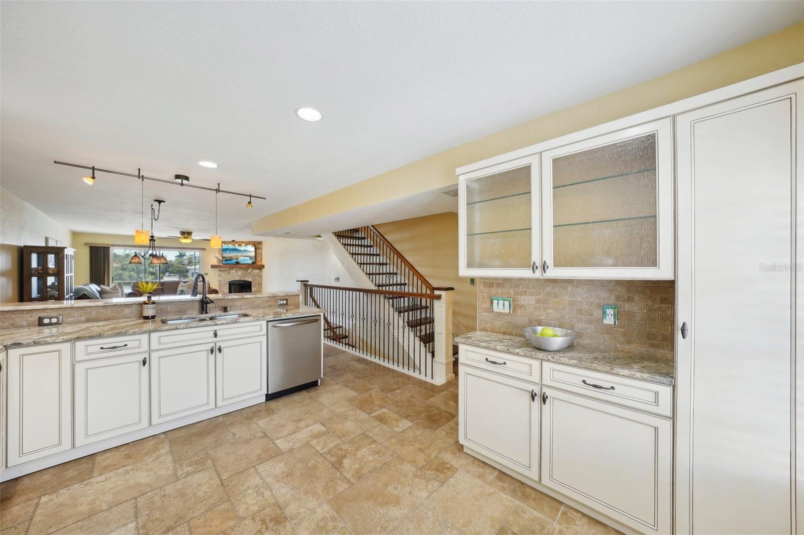 PALM ISLAND TOWNHOMES - Residential