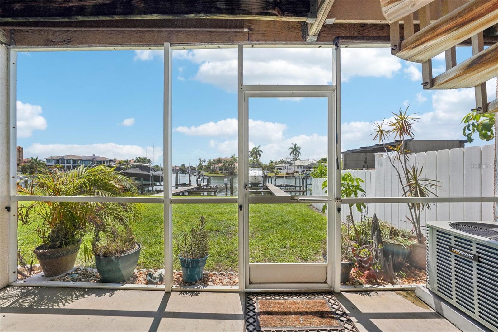 PALM ISLAND TOWNHOMES - Residential