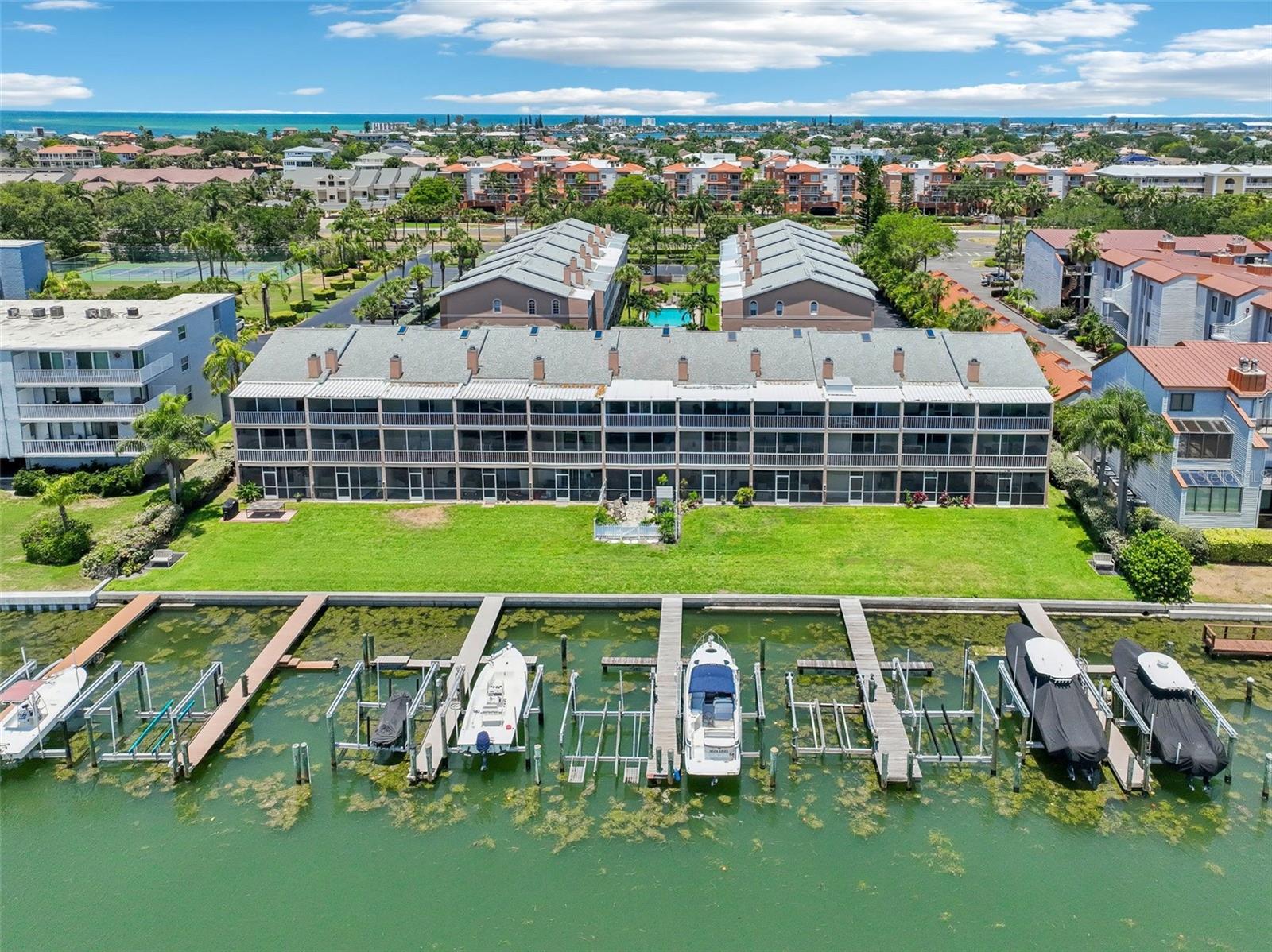 PALM ISLAND TOWNHOMES - Residential