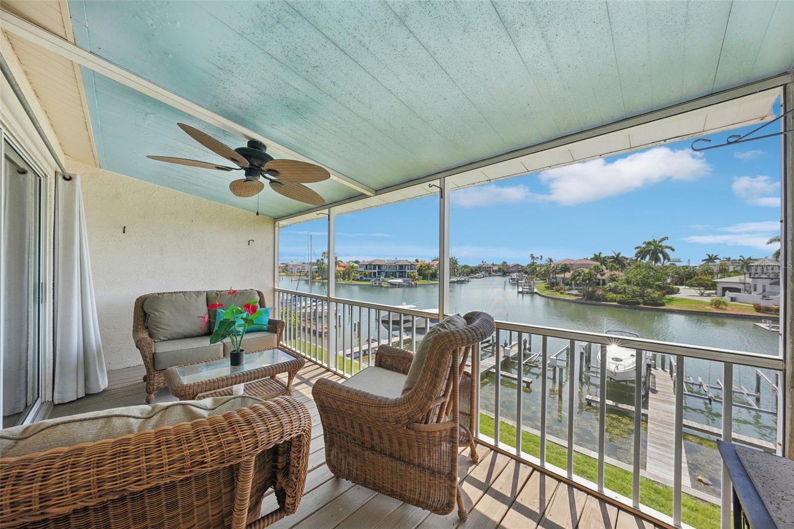 PALM ISLAND TOWNHOMES - Residential