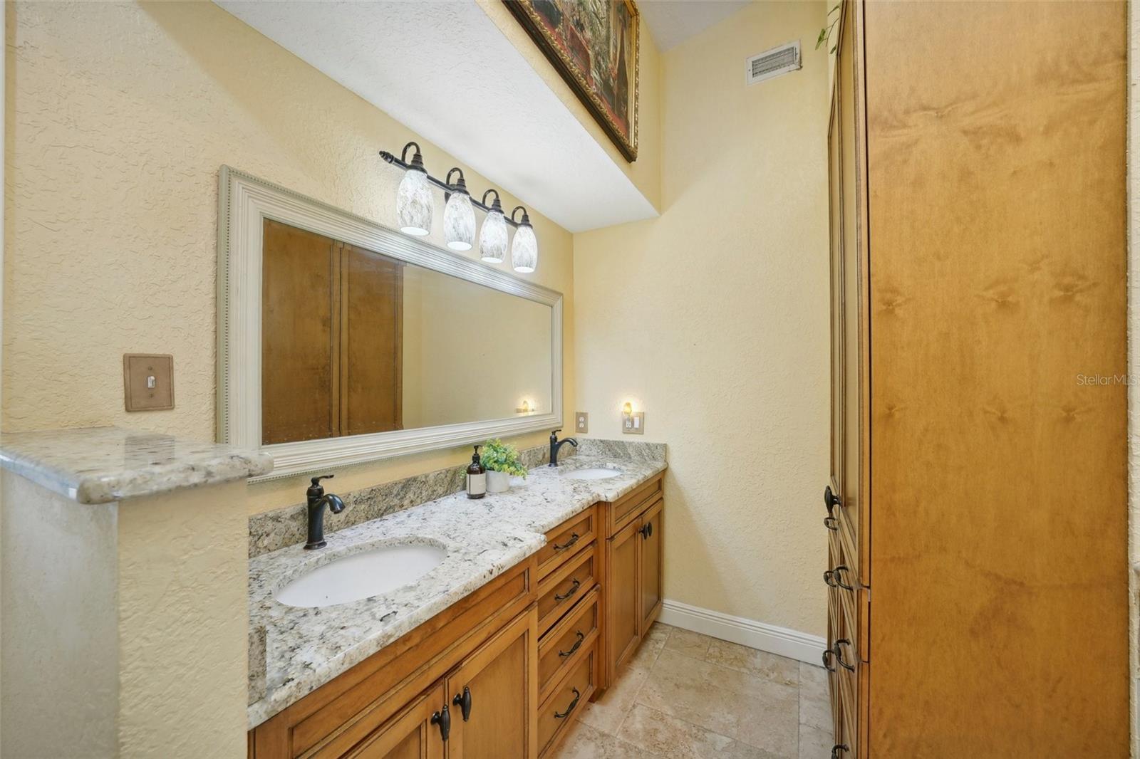 PALM ISLAND TOWNHOMES - Residential