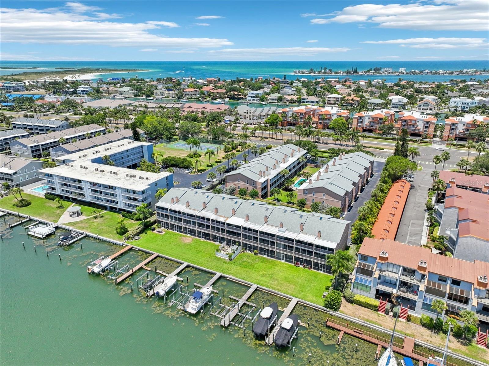 PALM ISLAND TOWNHOMES - Residential