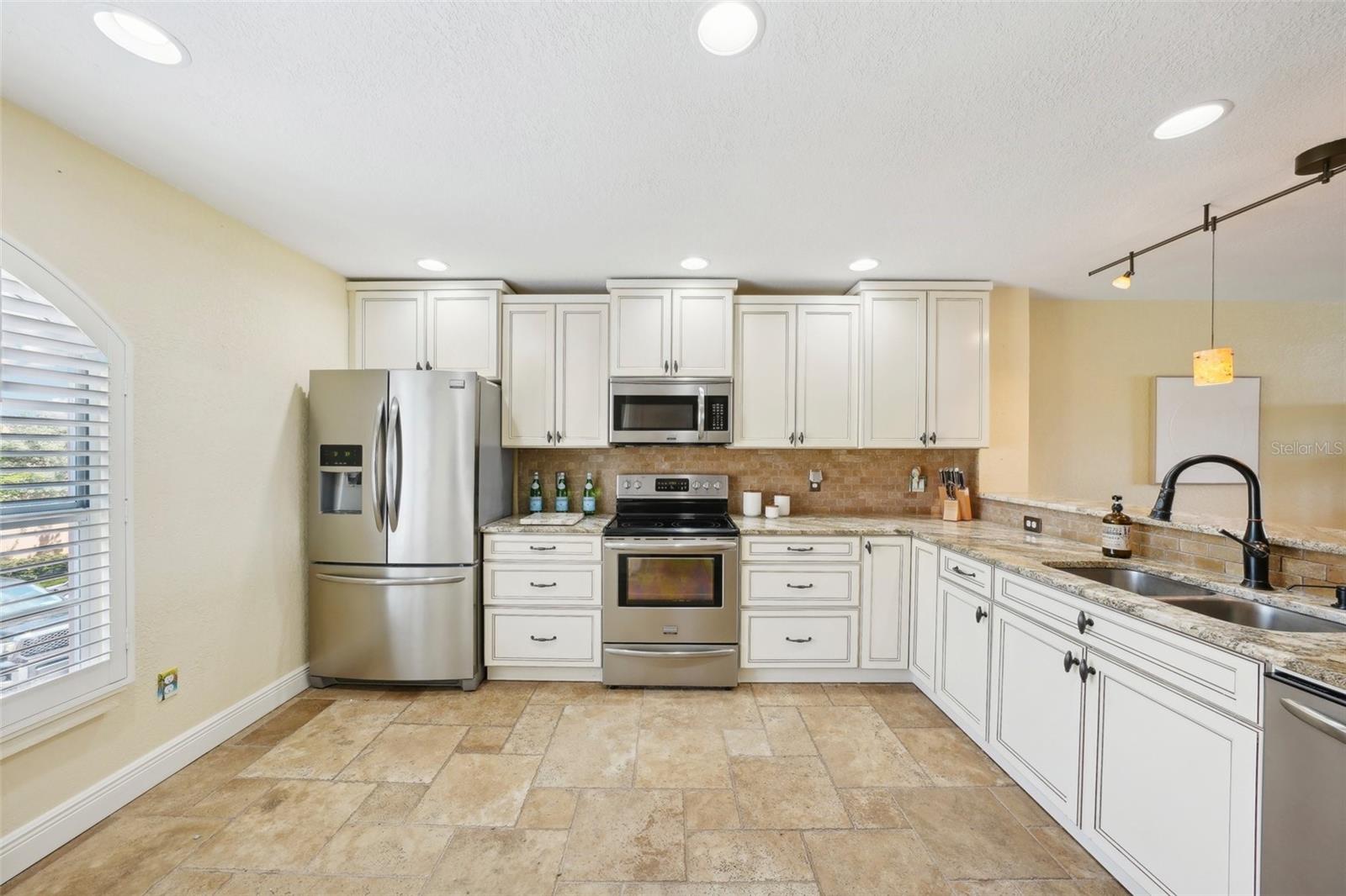 PALM ISLAND TOWNHOMES - Residential