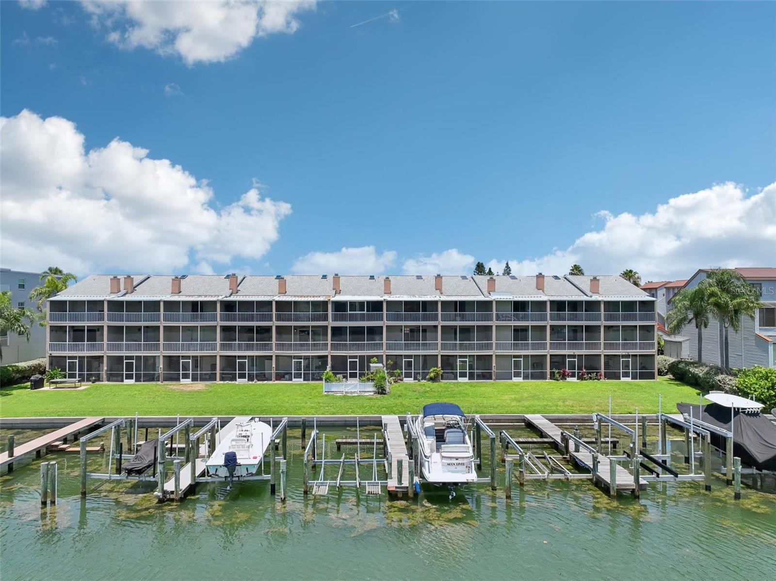 PALM ISLAND TOWNHOMES - Residential