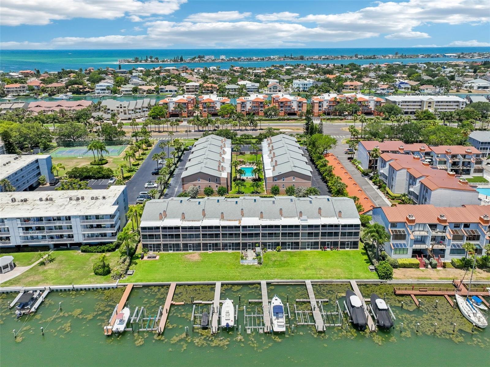 PALM ISLAND TOWNHOMES - Residential