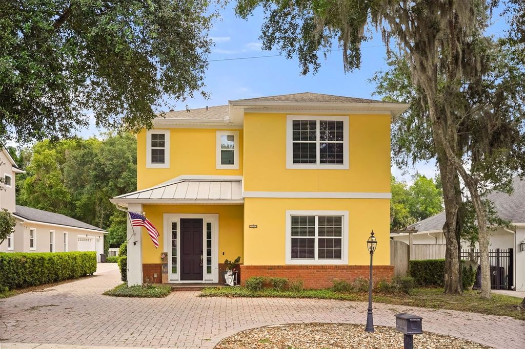 Photo of 161 Vine Street, Oviedo, FL 32765 (MLS # O6409106)