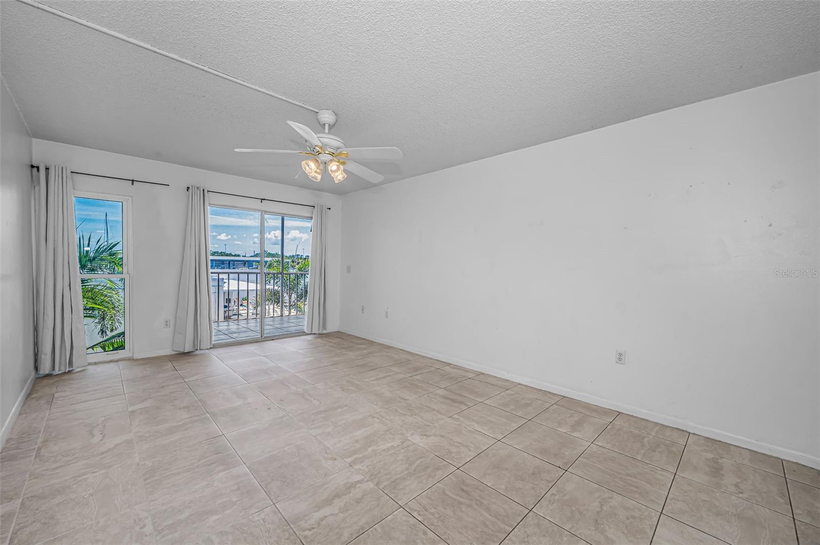 MOORINGS OF MAXIMO CONDO - Residential