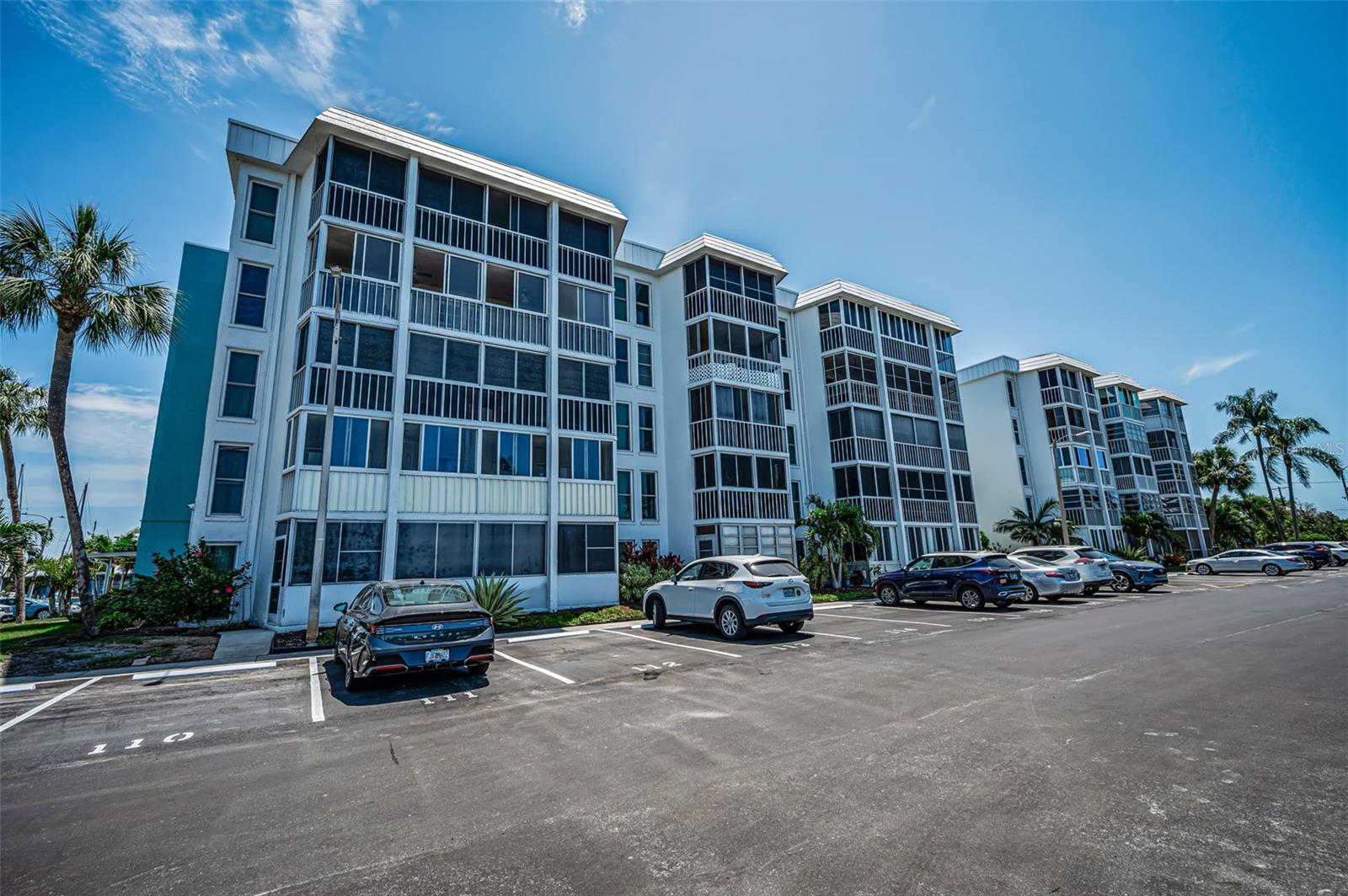 MOORINGS OF MAXIMO CONDO - Residential