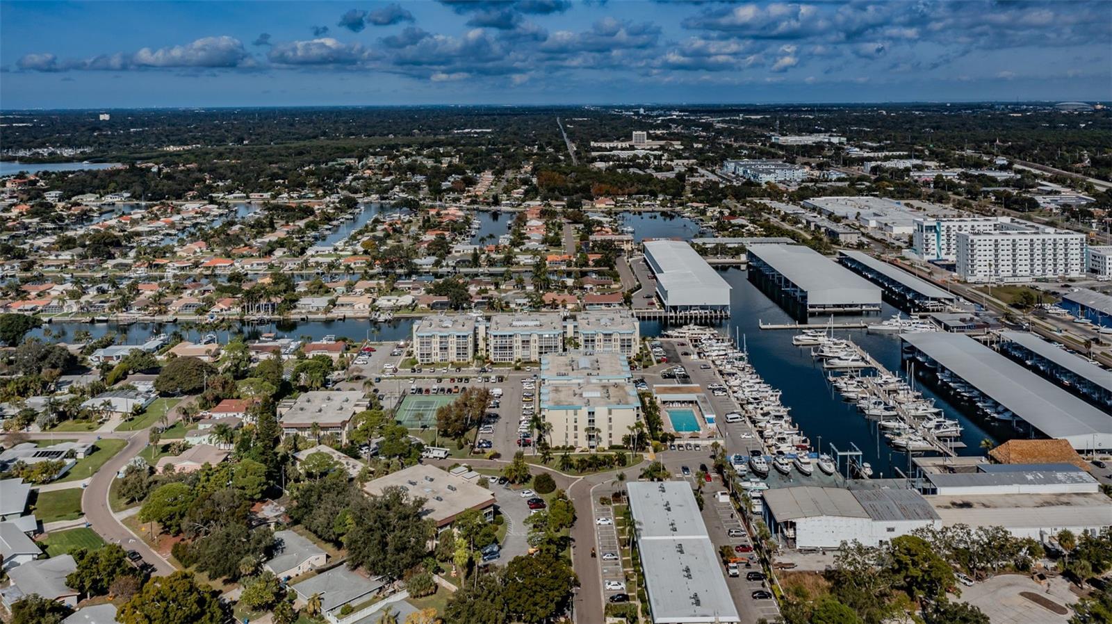 MOORINGS OF MAXIMO CONDO - Residential