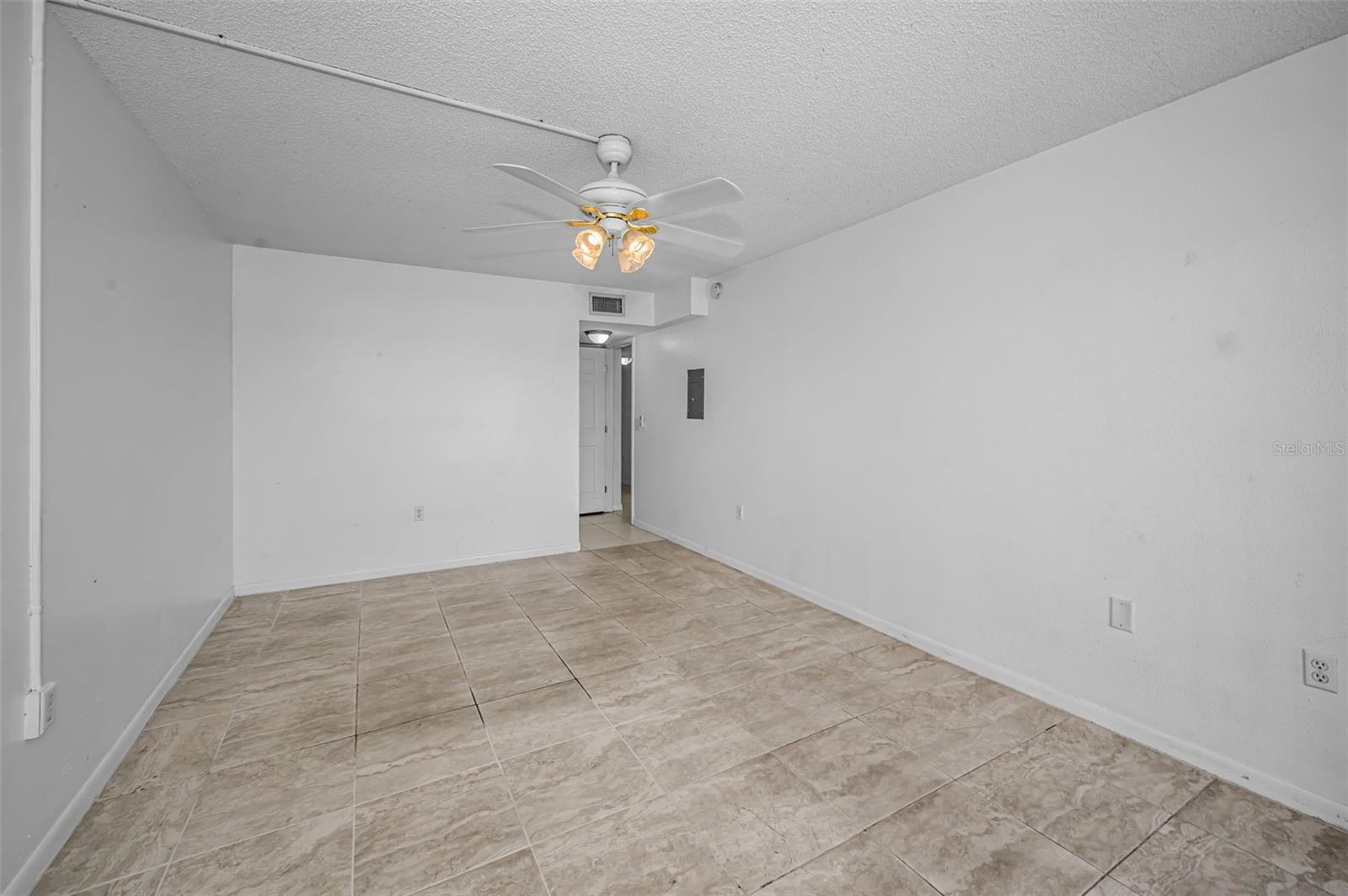 MOORINGS OF MAXIMO CONDO - Residential