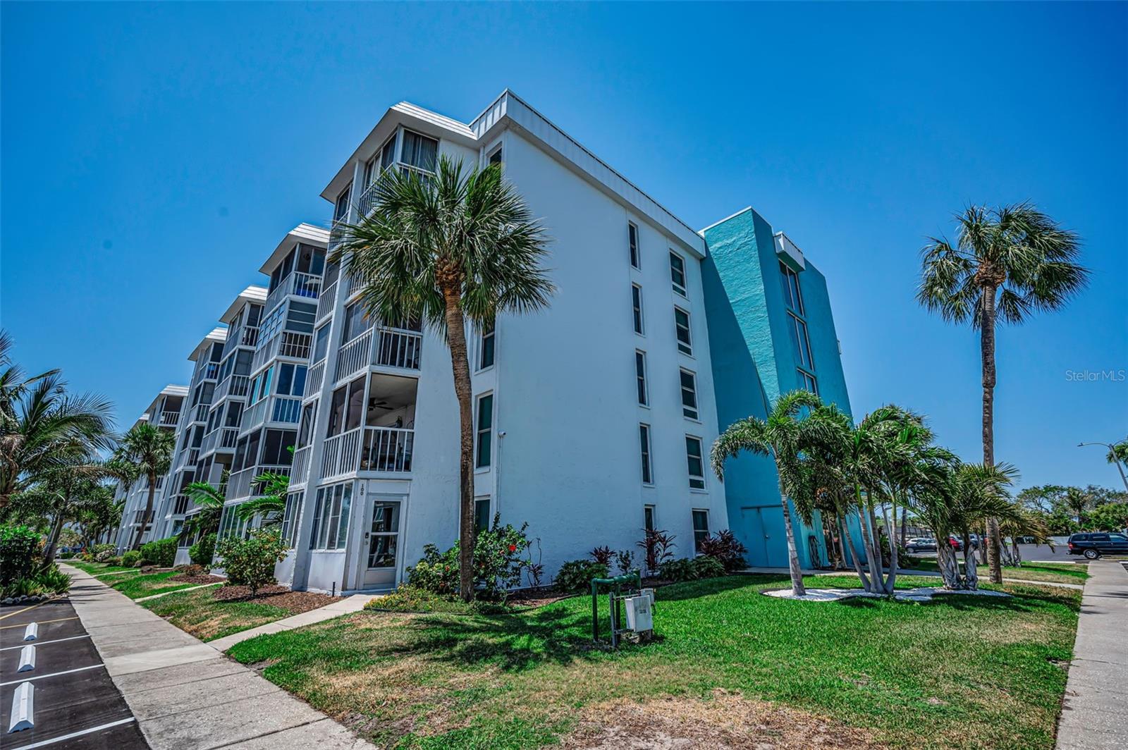 MOORINGS OF MAXIMO CONDO - Residential