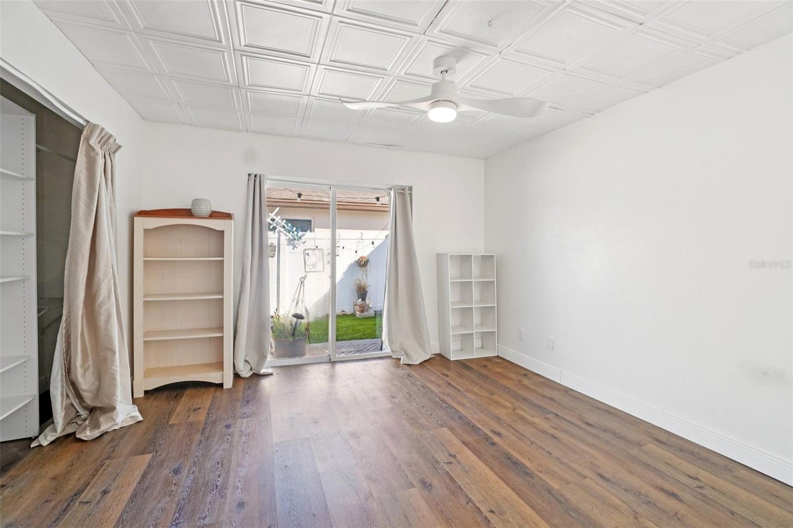 HILL CREST VILLAS - Residential