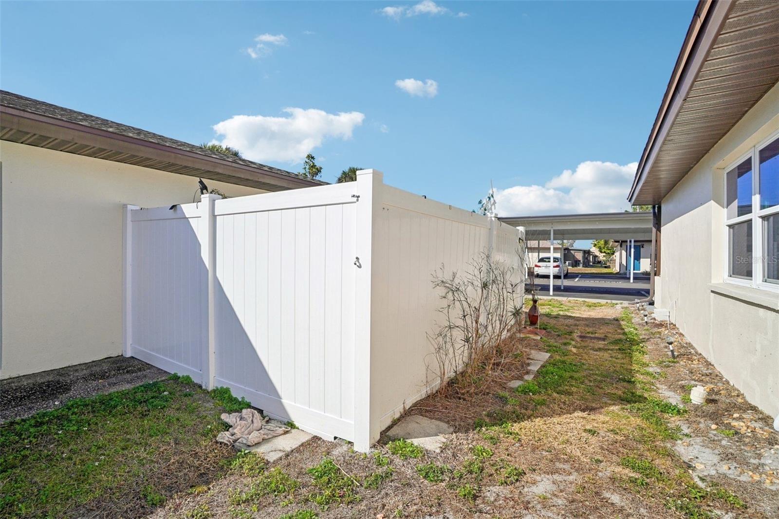 HILL CREST VILLAS - Residential