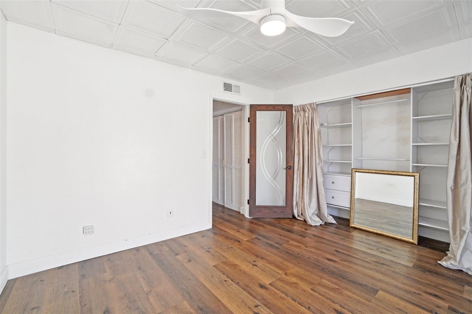 HILL CREST VILLAS - Residential