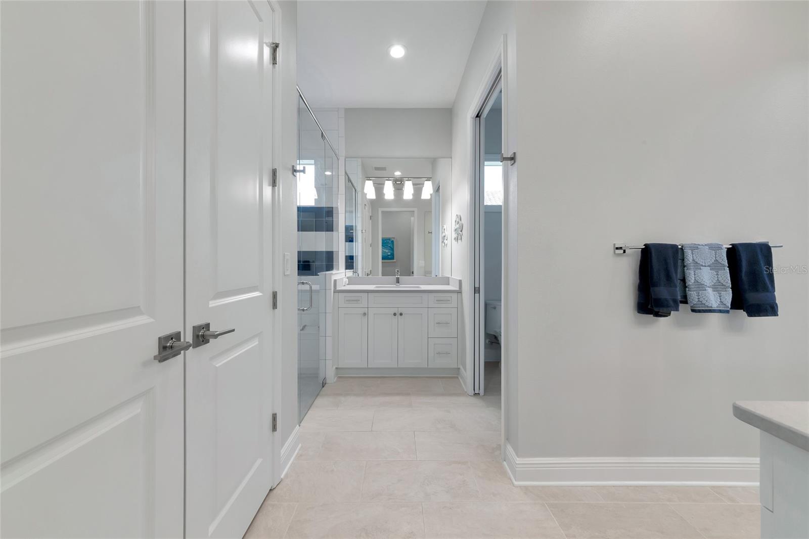 COUNTRY CLUB EAST - Residential