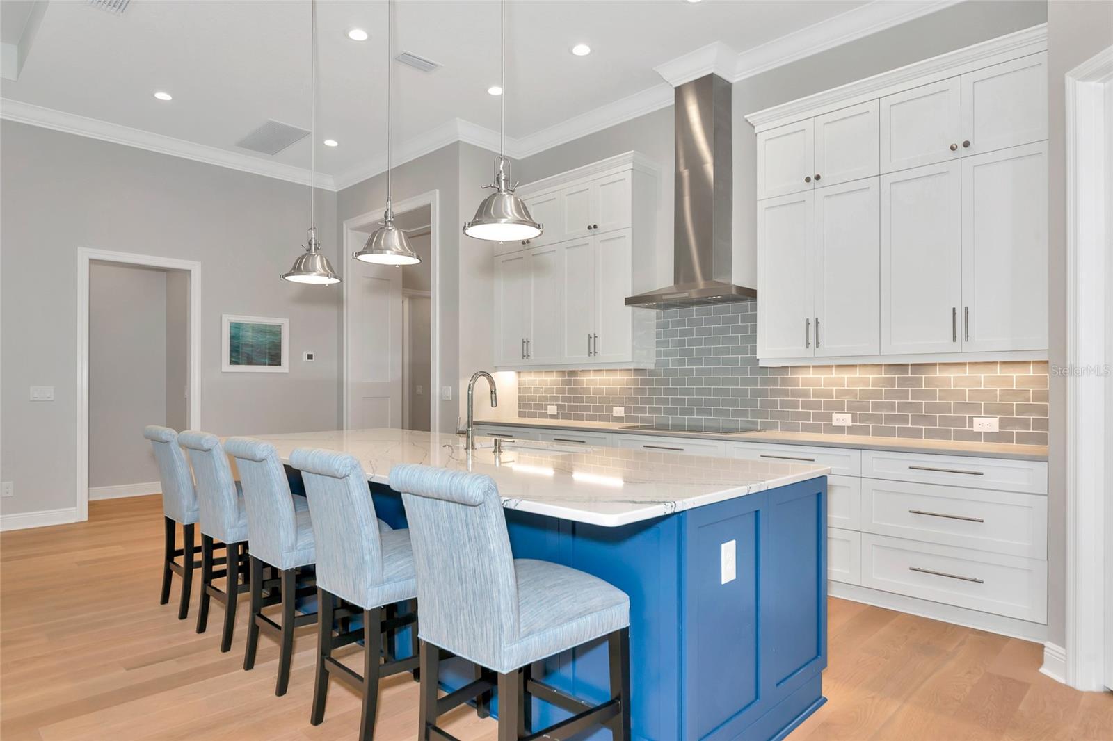 COUNTRY CLUB EAST - Residential