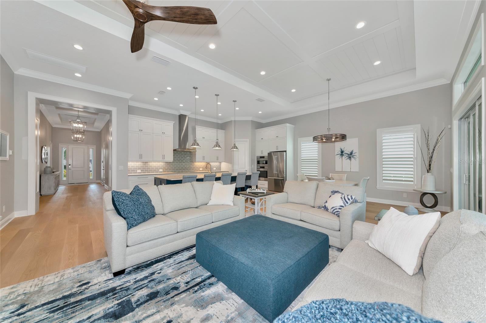 COUNTRY CLUB EAST - Residential