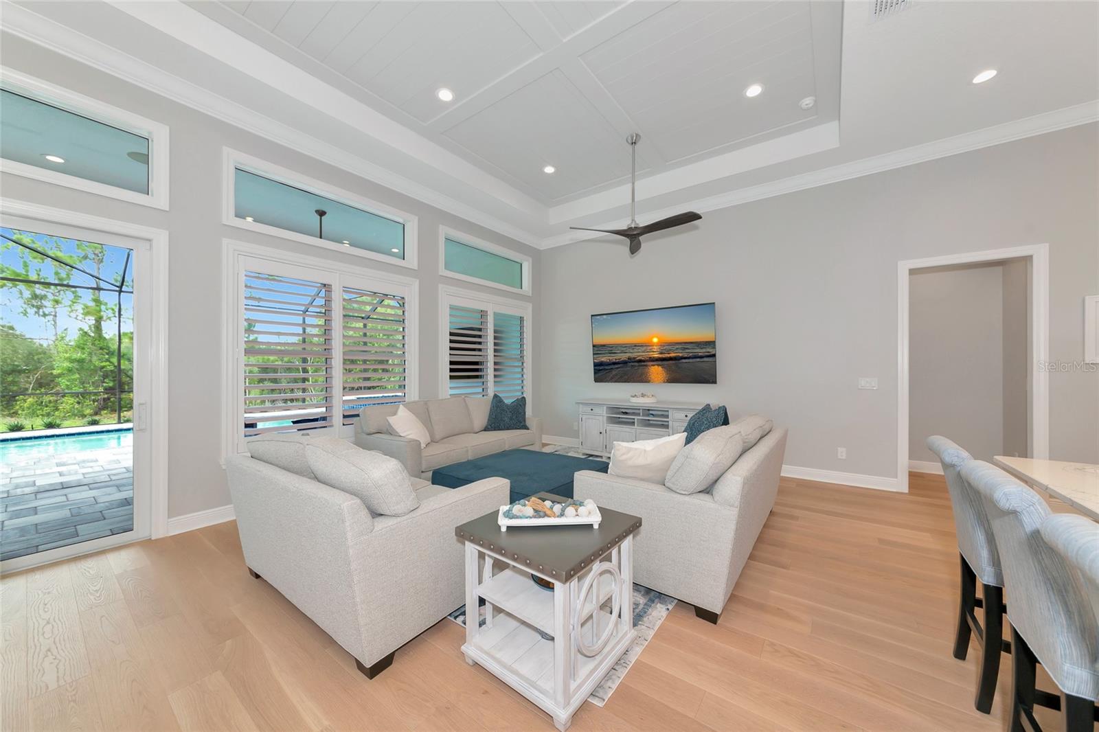 COUNTRY CLUB EAST - Residential
