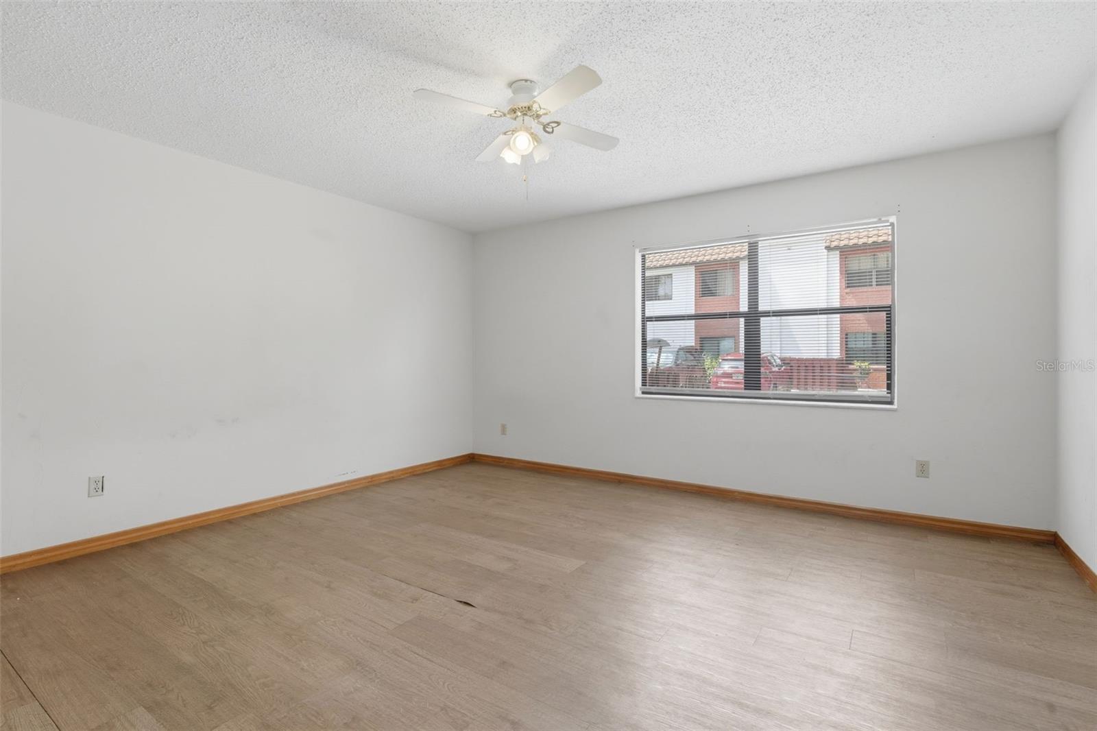 JEMECY OAK VILLAS CONDO PH 01-06 INC - Residential