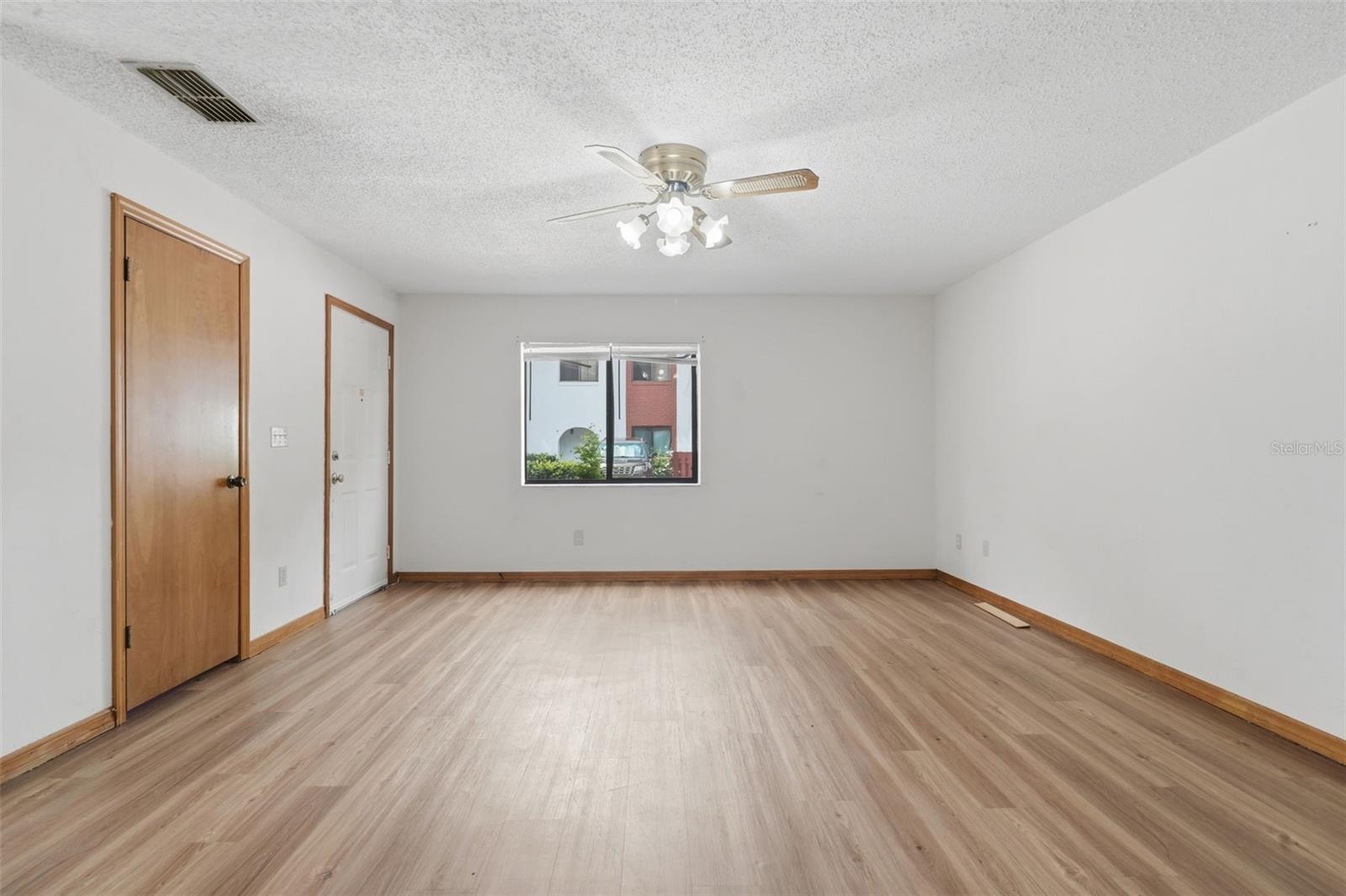 JEMECY OAK VILLAS CONDO PH 01-06 INC - Residential