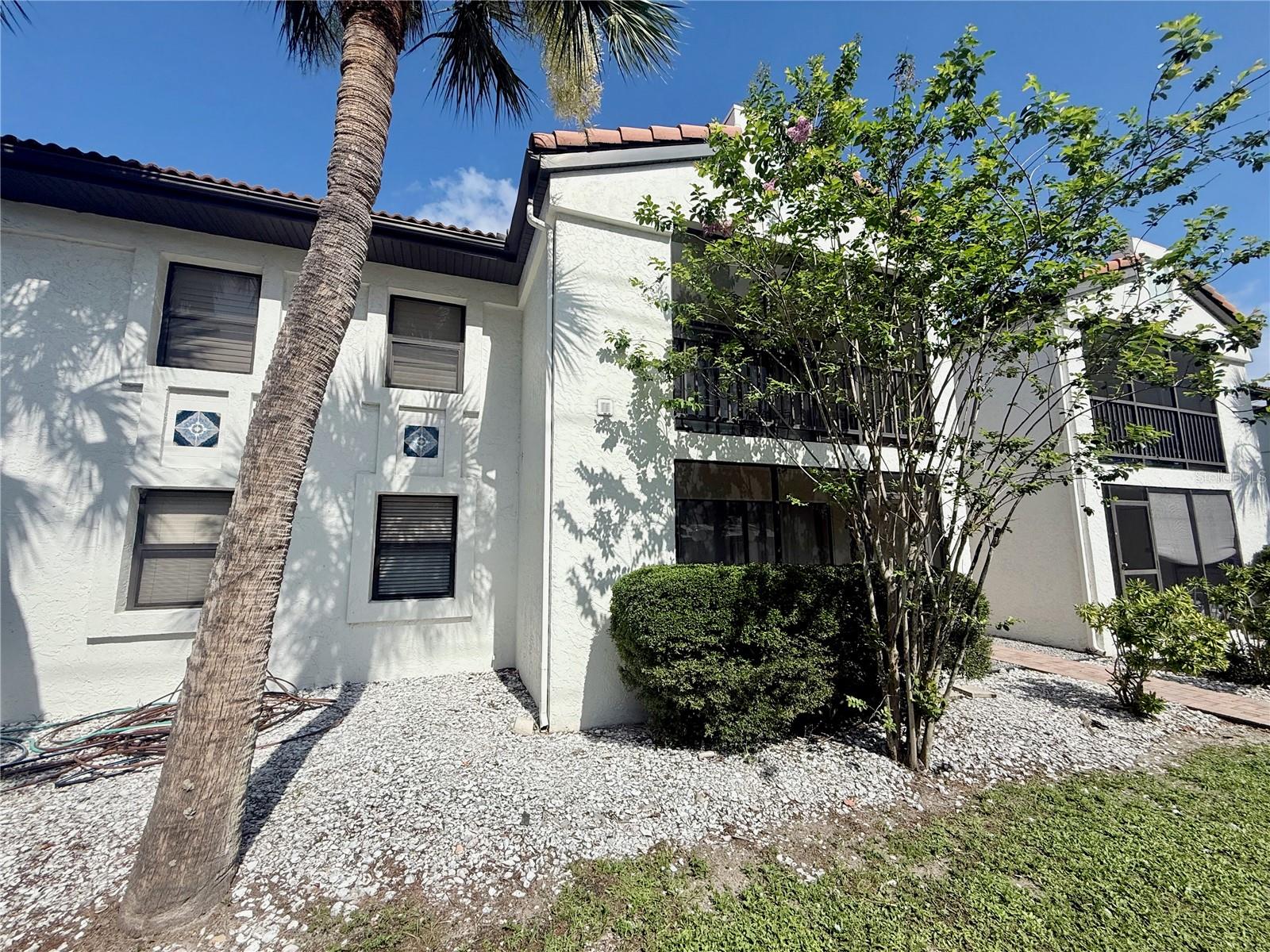 Fantastic opportunity to live in the heart of Sarasota's sought-after Rosemary District. This ground-floor 2-bedroom, 2-bath condo offers unbeatable walkability to downtown Sarasota, the Bayfront, restaurants, shopping, and cultural attractions.
Enjoy easy living with no stairs and tile flooring throughout for low-maintenance convenience. The unit features a screened lanai, updated kitchen appliances, and an in-unit washer and dryer.
Property Highlights:
2 Bedrooms / 2 Bathrooms
First-floor unit – no stairs
Tile floors throughout
Updated appliances
Screened lanai
Washer & dryer in unit
Assigned parking
Available now
Rental Terms:
Annual lease
Unfurnished
Application fee: $75
HOA application fee: $50 per person
Contact us today to schedule a showing!