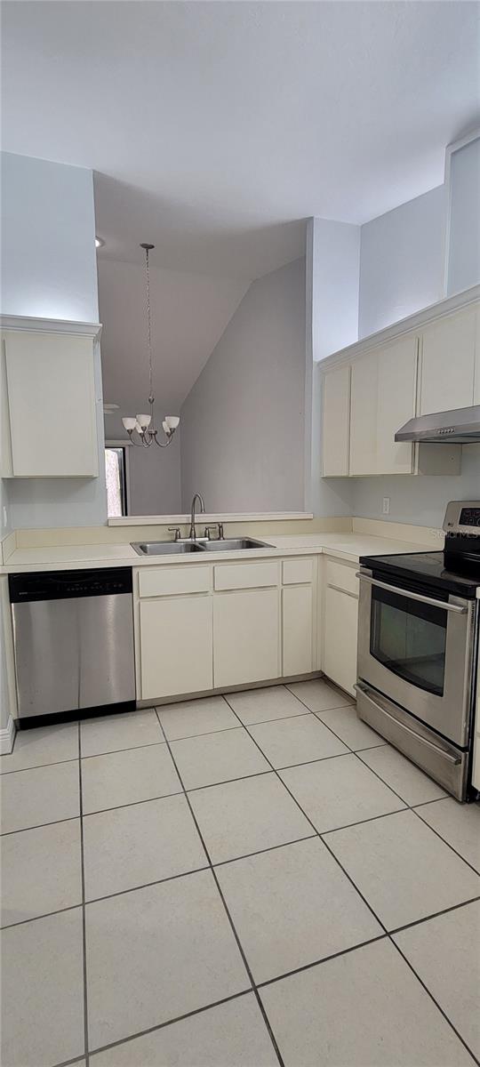 WOOD CREEK VILLAGE - Residential Lease