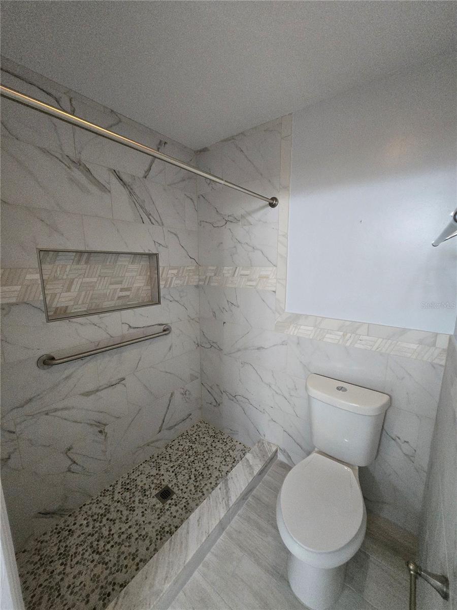 WOOD CREEK VILLAGE - Residential Lease