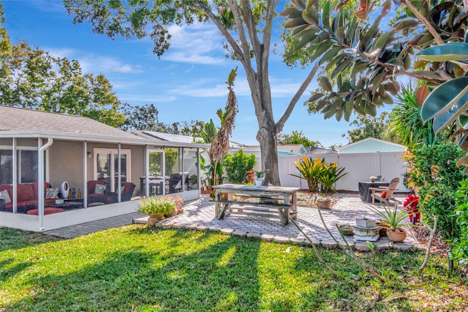 SOMERSET LAKES - Residential