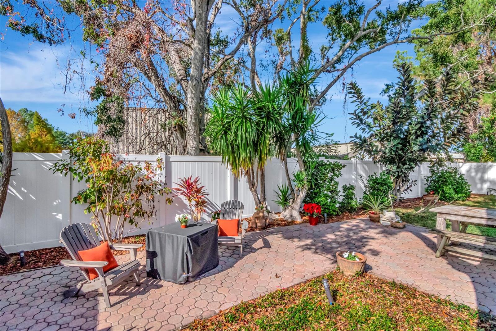 SOMERSET LAKES - Residential