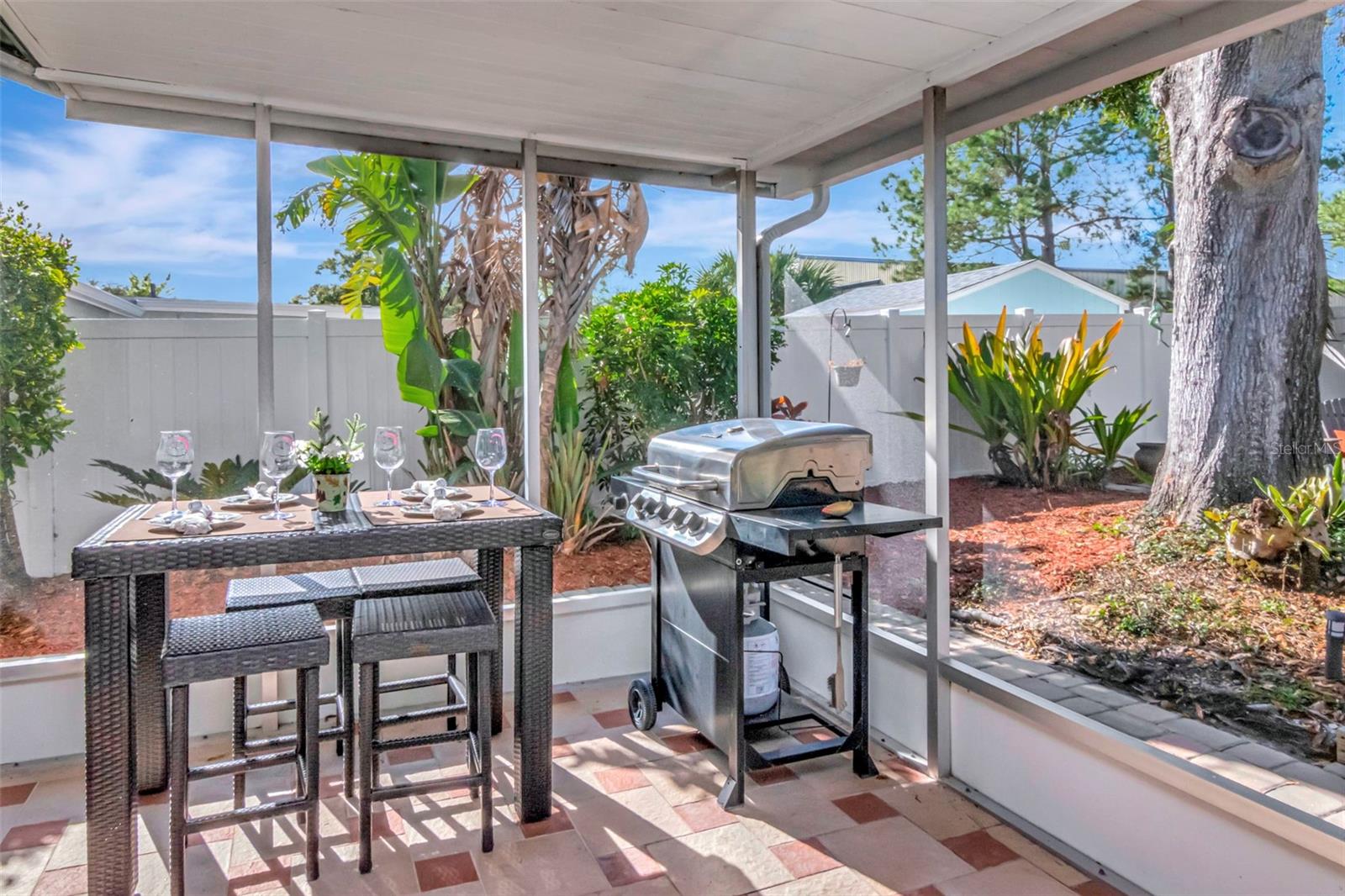 SOMERSET LAKES - Residential