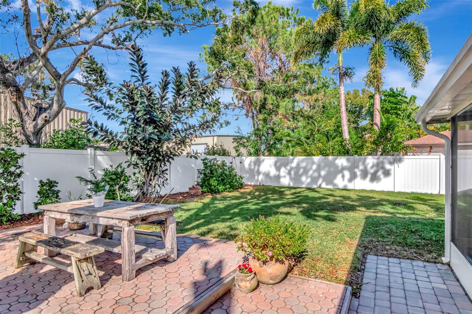 SOMERSET LAKES - Residential