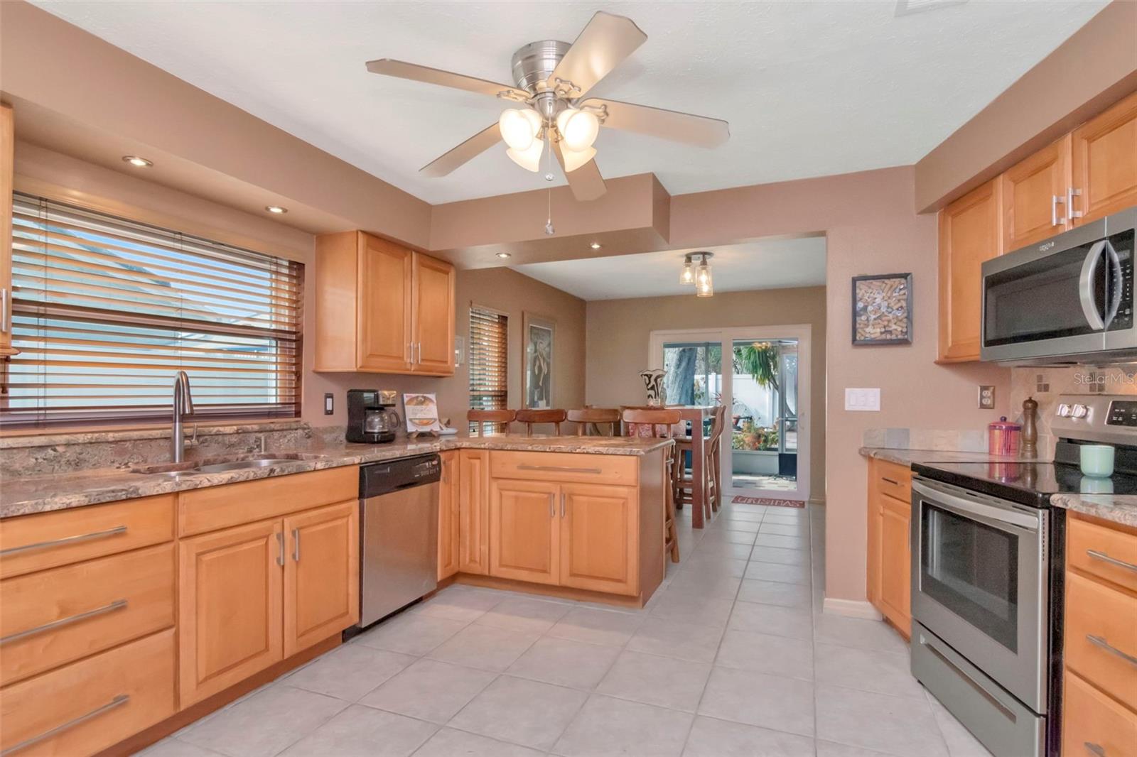 SOMERSET LAKES - Residential